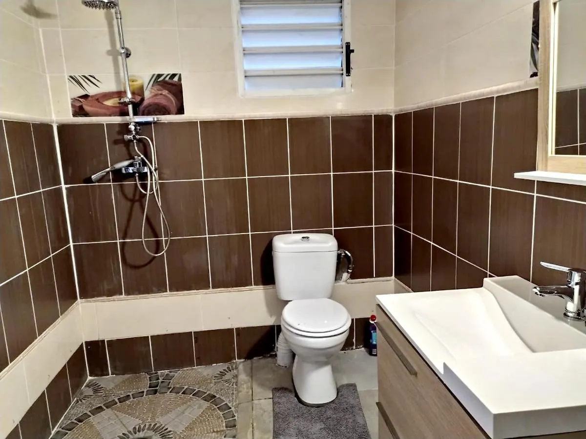 Maison De Charme A Sainte-Rose Avec Piscine Partagee 과달루프
